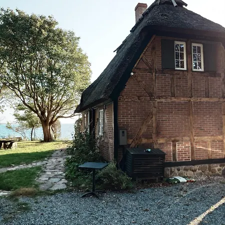 Historic Idyll Close To The Water Casa de Férias Fåborg